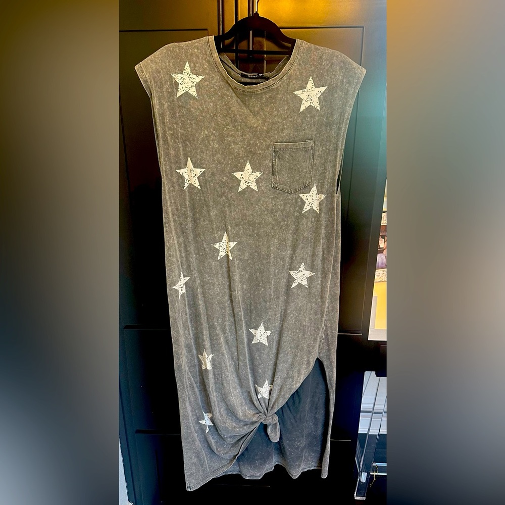 Blue B Collection Gray Top
